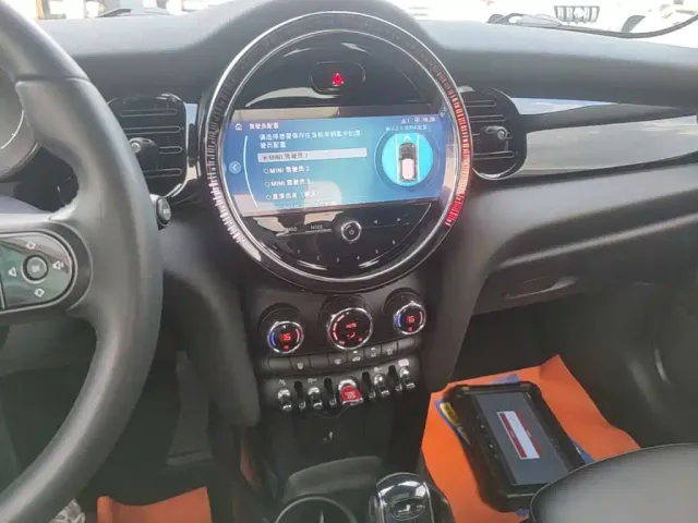 MINI Hatch — Фото автомобиля 12