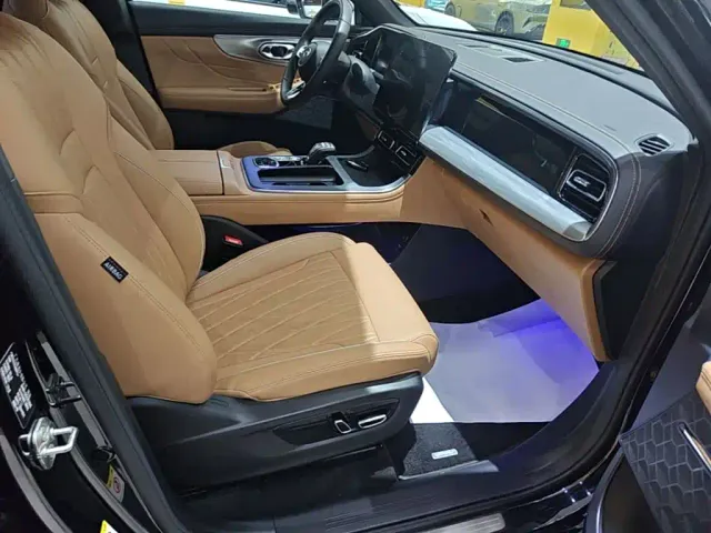 GAC Trumpchi GS8 — Фото автомобиля 24