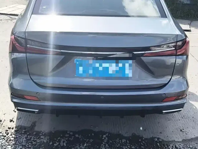 Roewe i5 — Фото автомобиля 5