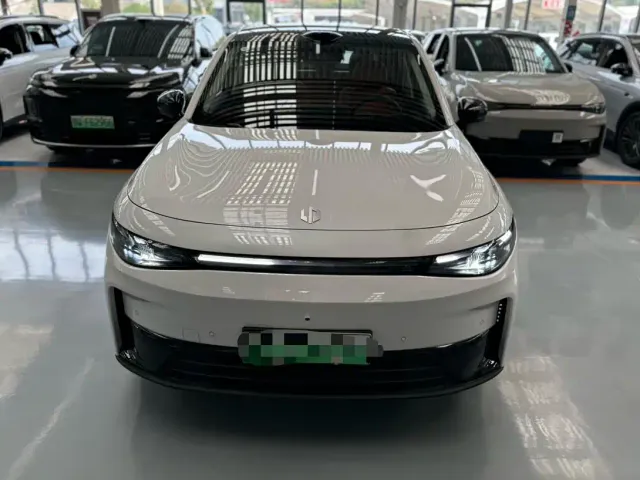 Leapmotor C10 — Фото автомобиля 2