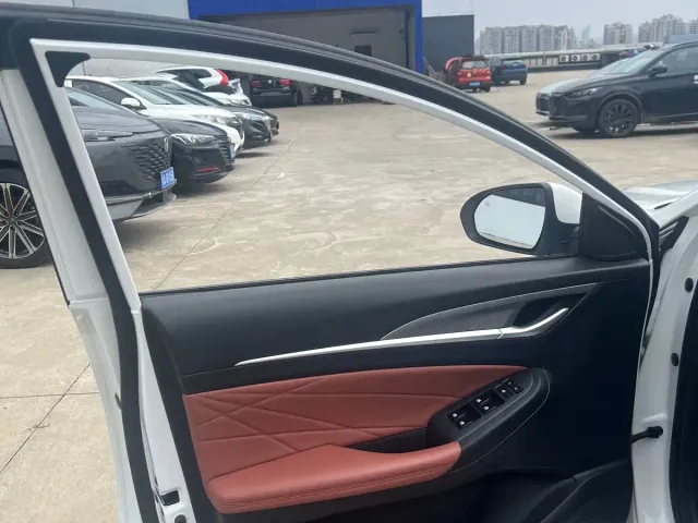 Changan Eado — Фото автомобиля 5