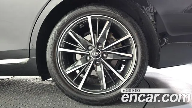 Hyundai Grandeur Новый Grandeur IG — Фото автомобиля 17