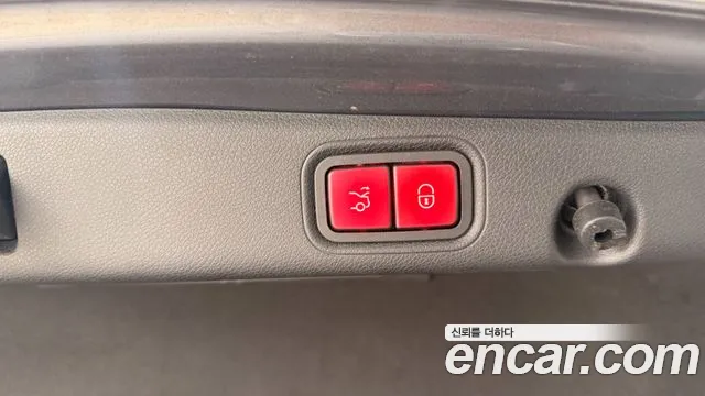 Mercedes-Benz E-Class — Фото автомобиля 17