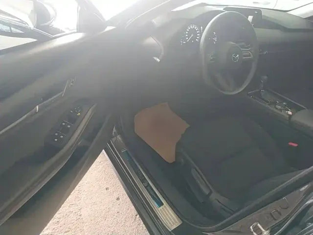 Mazda Axela — Фото автомобиля 15