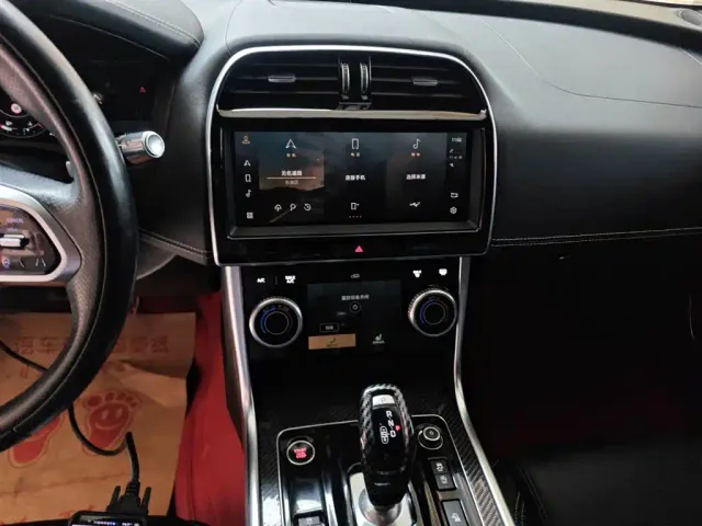 Jaguar XEL — Фото автомобиля 12