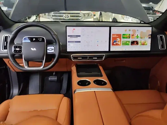 Li Auto L7 — Фото автомобиля 9