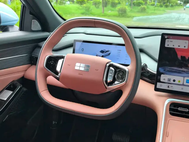 Geely Galaxy L6 — Фото автомобиля 16