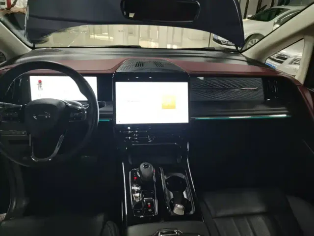 GAC Trumpchi E9 — Фото автомобиля 12