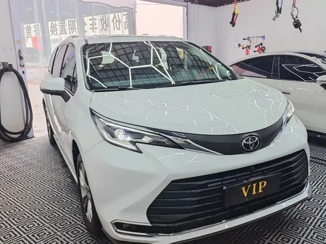 Фотография автомобиля — Toyota Sienna