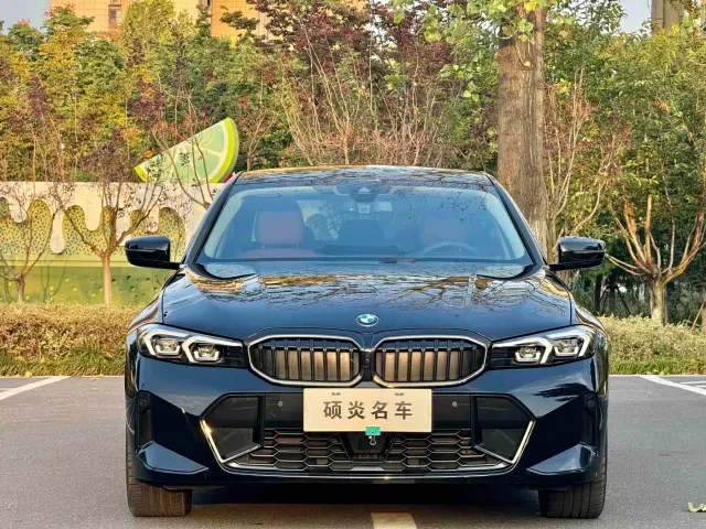BMW 3 Series — Фото автомобиля 2