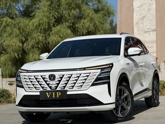 Фотография автомобиля — Changan CS75 Plus