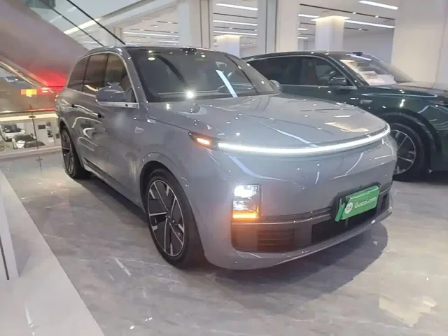 Li Auto L8 — Фото автомобиля 3