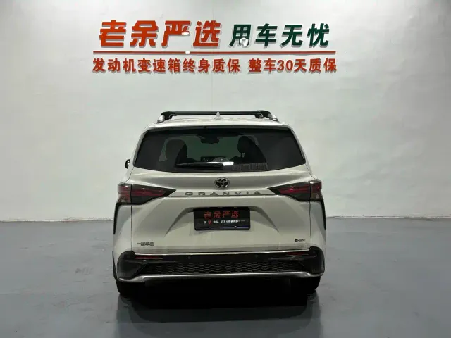 Toyota Granvia — Фото автомобиля 8