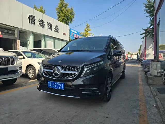 Фотография автомобиля — Mercedes-Benz V-Class