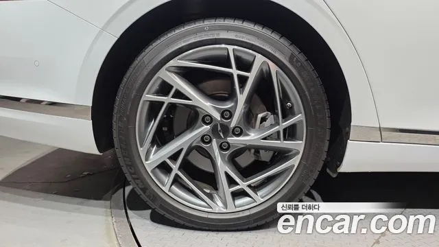 Genesis G90 Бензин 3.5 турбо AWD — Фото автомобиля 4