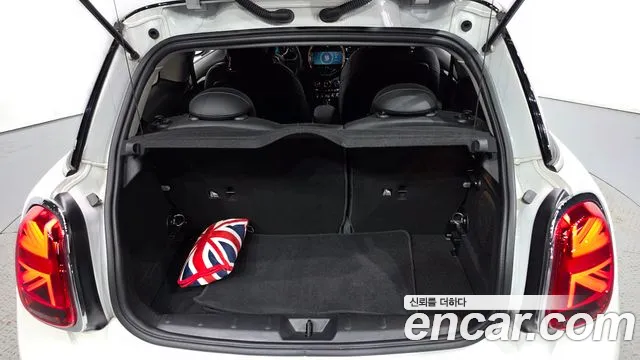 Mini Cooper Cooper Classic Plus — Фото автомобиля 15