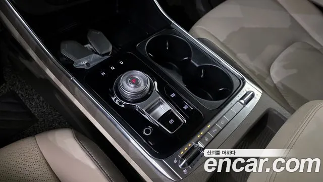 Kia Carnival Generation 4 — Фото автомобиля 9