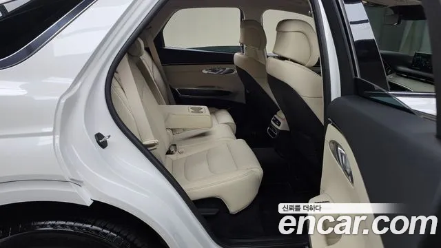 Genesis GV70 2.5T Бензин AWD — Фото автомобиля 8