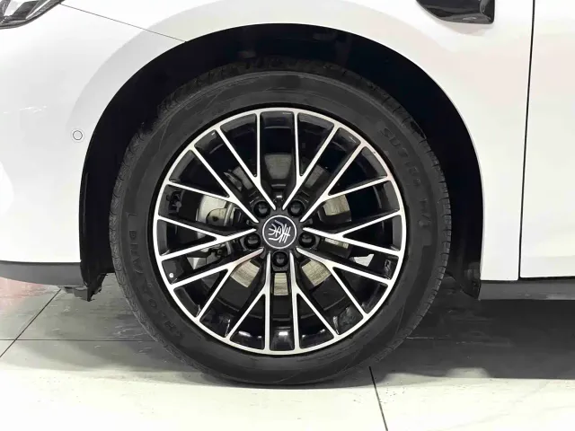BYD Qin L — Фото автомобиля 9