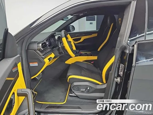 Lamborghini Urus — Фото автомобиля 11