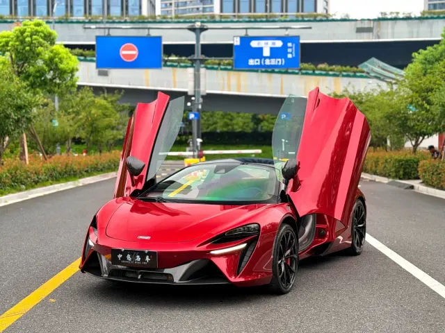 Фотография автомобиля — McLaren Artura