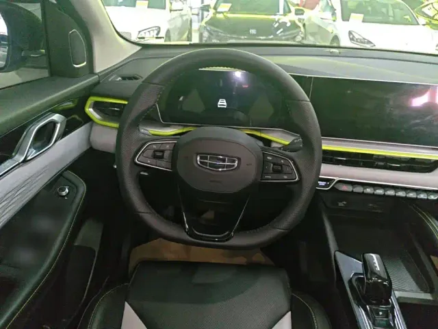 Geely Binyue — Фото автомобиля 10