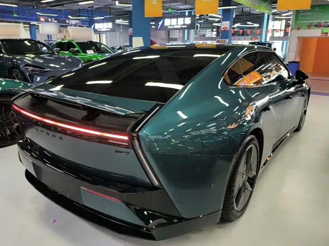 Xpeng P7 — Фото автомобиля 6
