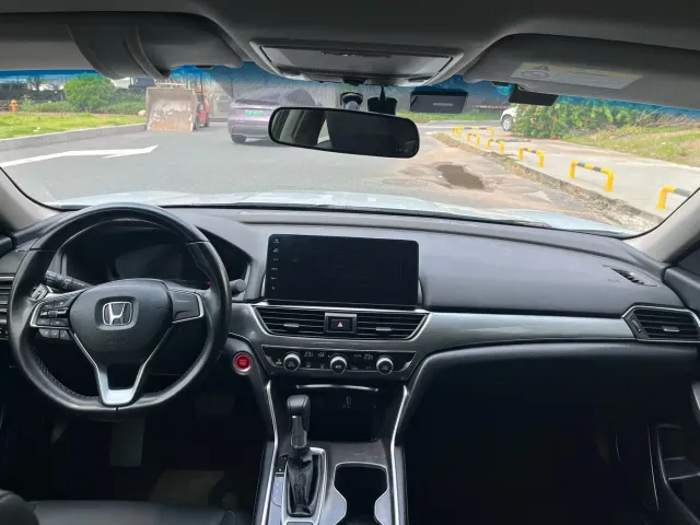 Honda Accord — Фото автомобиля 11