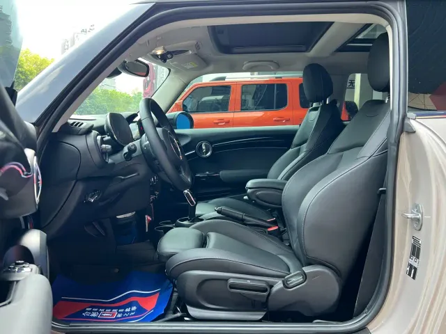 MINI Hatch — Фото автомобиля 15