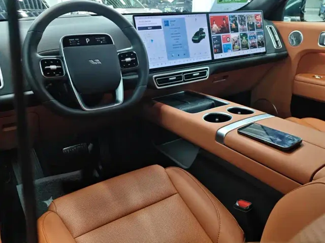 Li Auto L7 — Фото автомобиля 12