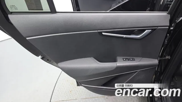 Kia Niro — Фото автомобиля 14