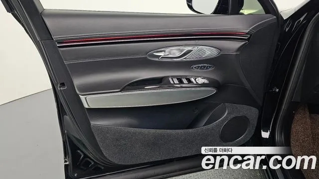 Genesis GV70 — Фото автомобиля 13