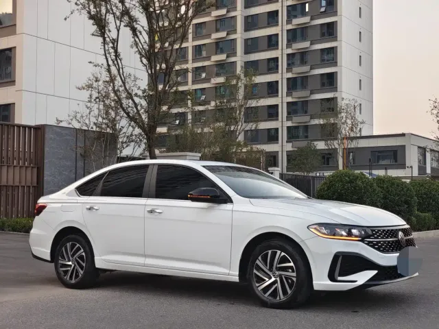 Volkswagen Lavida — Фото автомобиля 3
