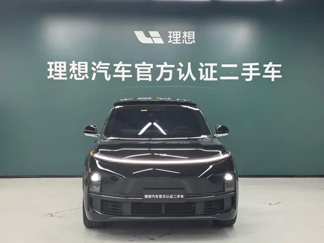 Li Auto L8 — Фото автомобиля 2