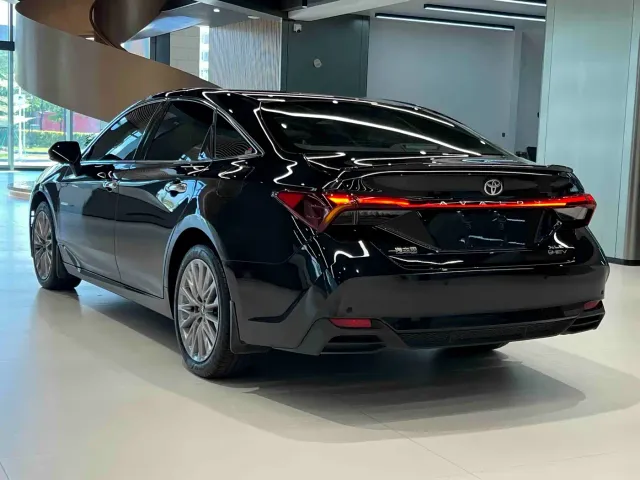 Toyota Avalon — Фото автомобиля 4