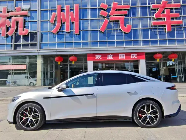 BYD Han L — Фото автомобиля 4
