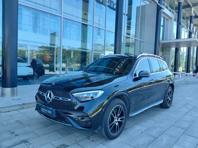 Фотография автомобиля — Mercedes-Benz GLC-Class