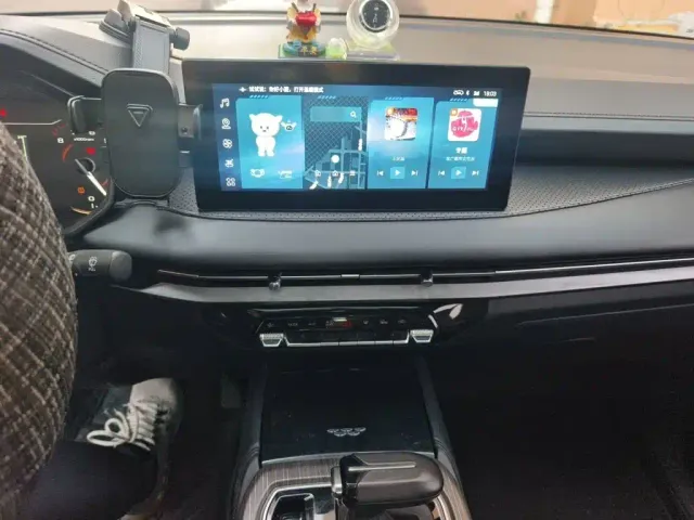Wuling Jiachen — Фото автомобиля 5