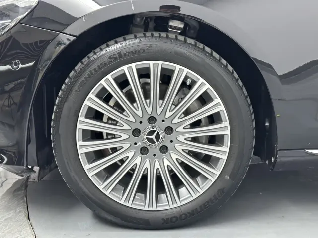 Mercedes-Benz E-Class — Фото автомобиля 26