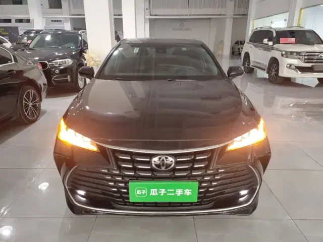 Toyota Avalon — Фото автомобиля 2