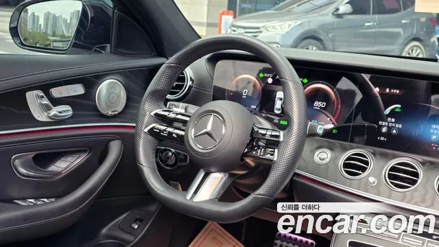 Mercedes-Benz E-Class — Фото автомобиля 6