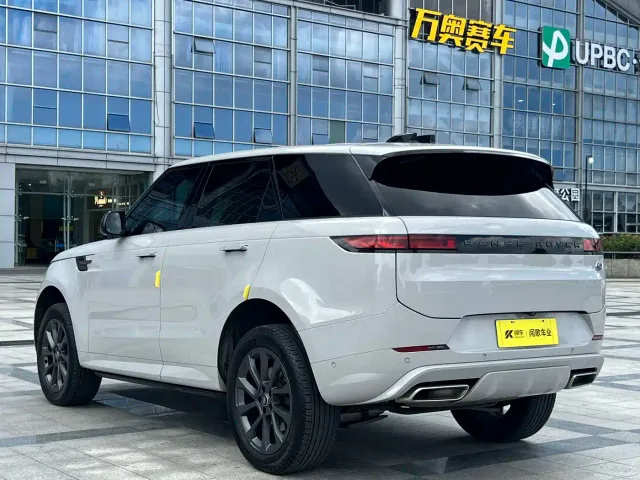 Land Rover Range Rover Sport — Фото автомобиля 6