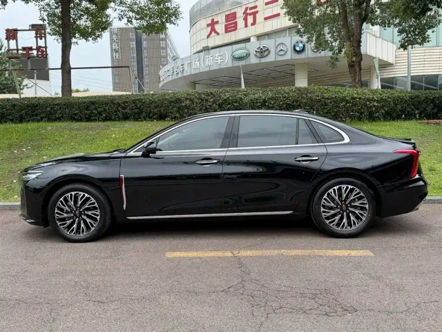 Hongqi H5 — Фото автомобиля 3