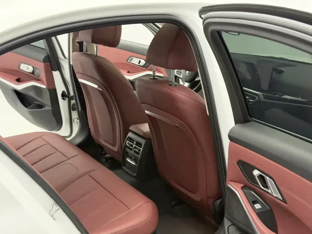 BMW 3 Series — Фото автомобиля 13
