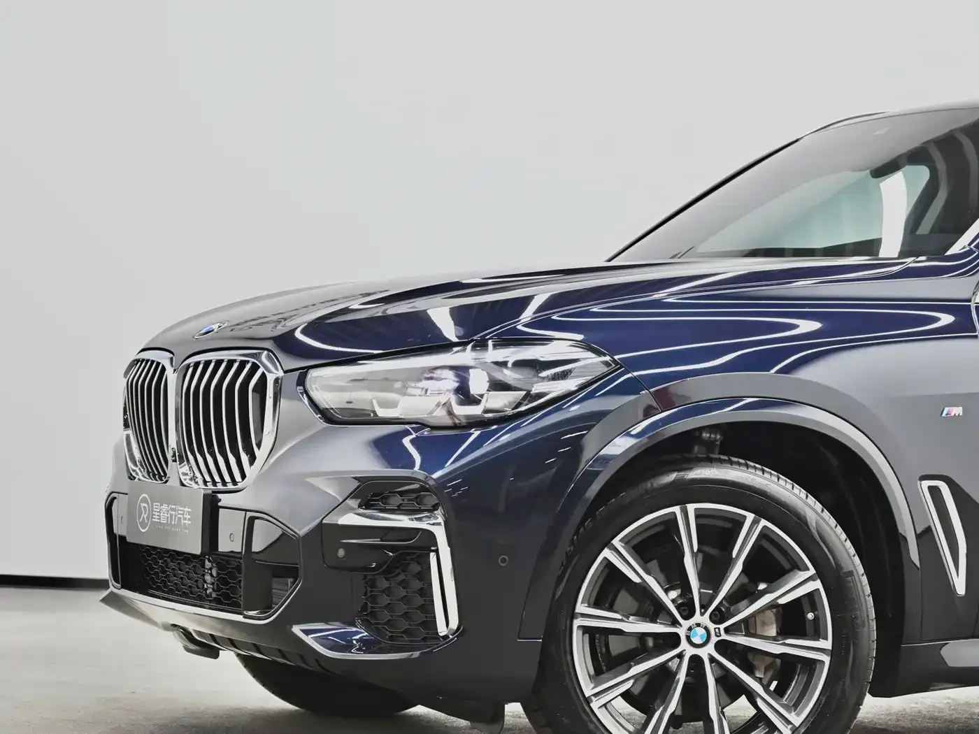 BMW BMW X5 2022 Facelift xDrive 30Li M Sport Package — Фото автомобиля 26