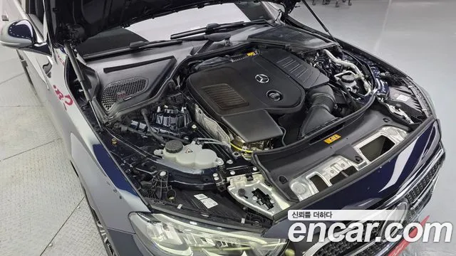 Mercedes-Benz E-Class — Фото автомобиля 6