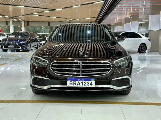 Mercedes-Benz E-Class — Фото автомобиля 2