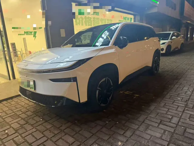 Toyota BoZhi 3X — Фото автомобиля 2