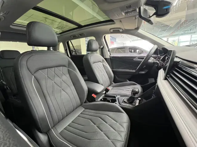 Volkswagen Tiguan L — Фото автомобиля 21