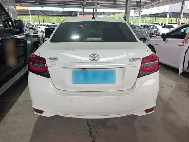 Toyota Vios — Фото автомобиля 5